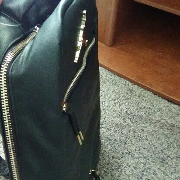 Air Jordan Bookbag w/ laptop and shoe protection. - Picture 3 of 4